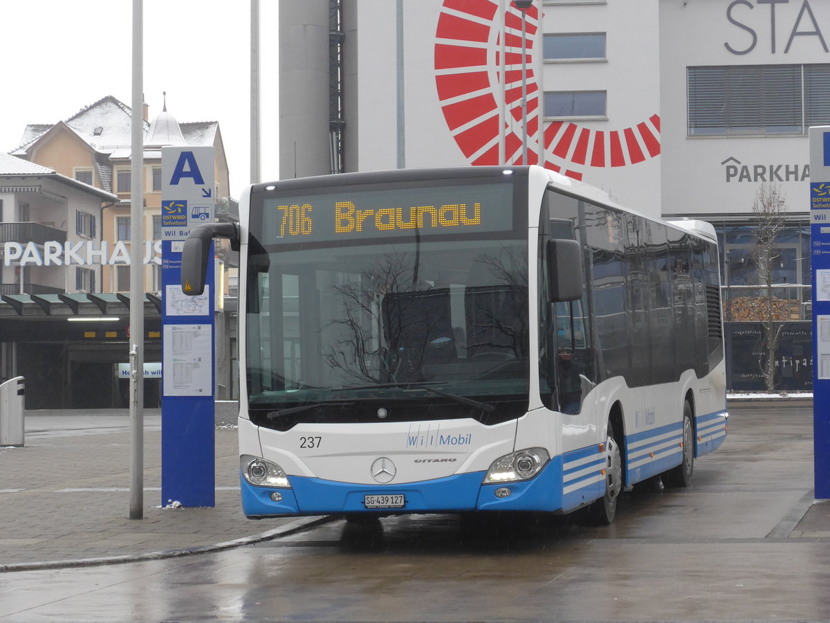 (188'280) - WilMobil, Wil - Nr. 237/SG 439'127 - Mercedes am 8. Februar 2018 beim Bahnhof Wil