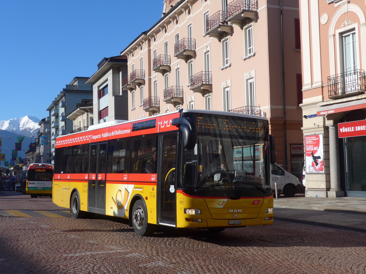 (188'568) - AutoPostale Ticino - TI 215'334 - MAN/Gppel am 14. Februar 2018 beim Bahnhof Bellinzona