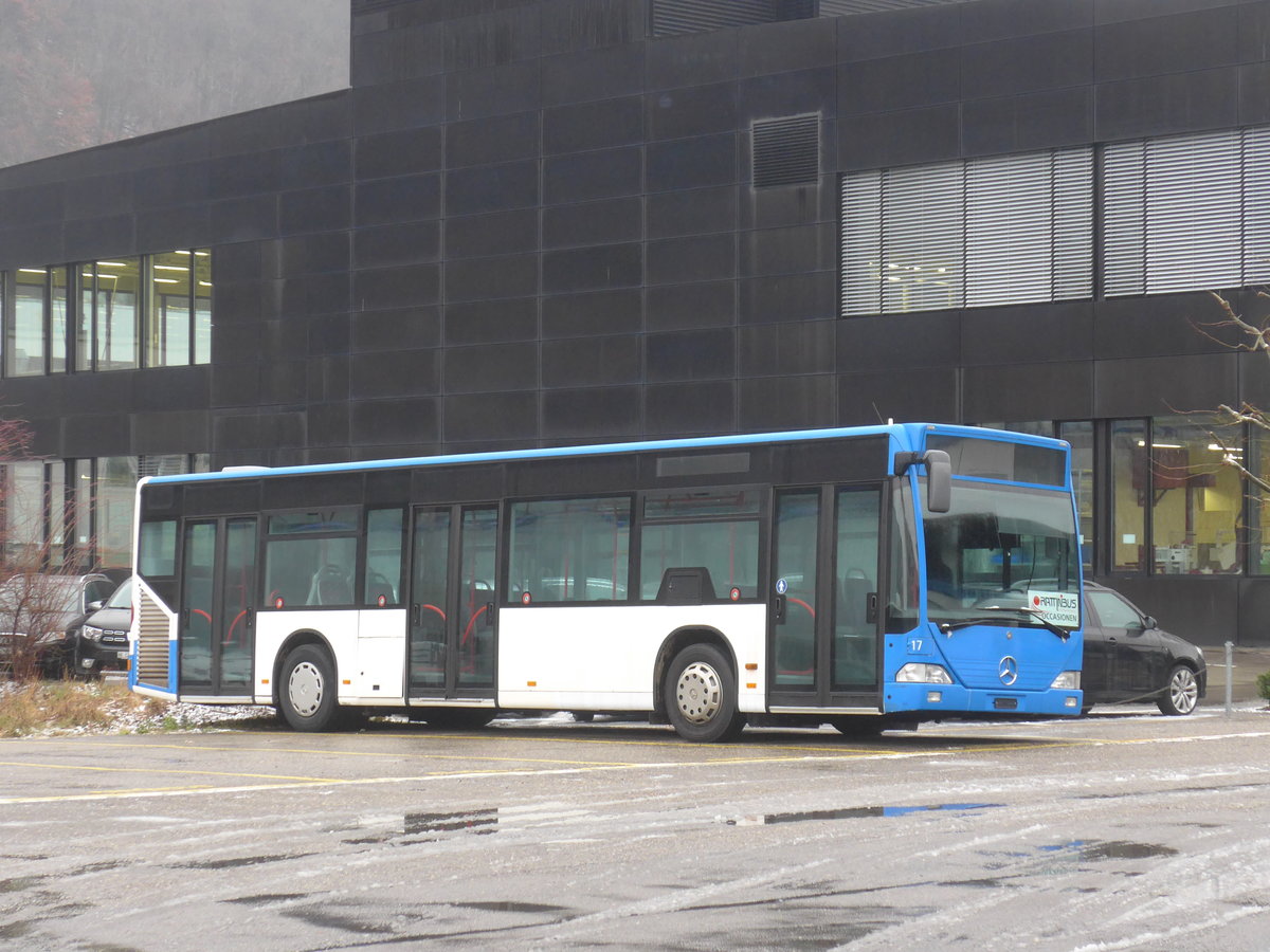 (188'736) - VZO Grningen - Nr. 17 - Mercedes am 15. Februar 2018 in Biel, Rattinbus