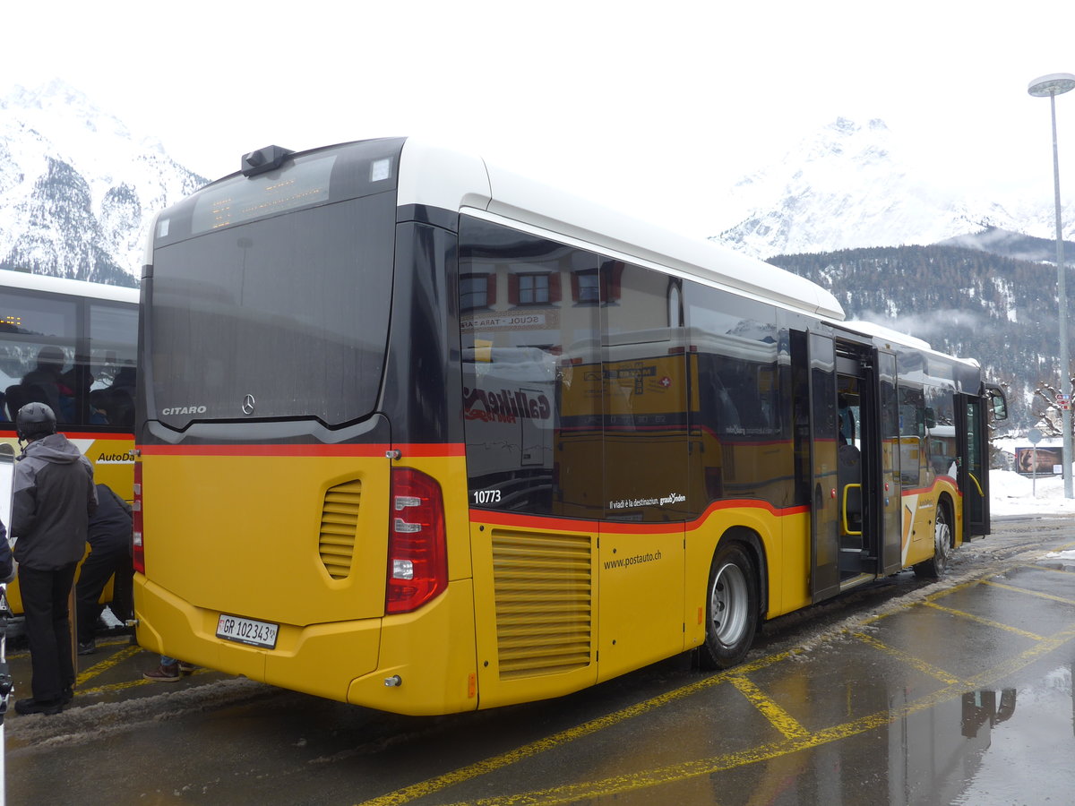 (188'757) - PostAuto Graubnden - GR 102'343 - Mercedes am 16. Februar 2018 beim Bahnhof Scuol-Tarasp