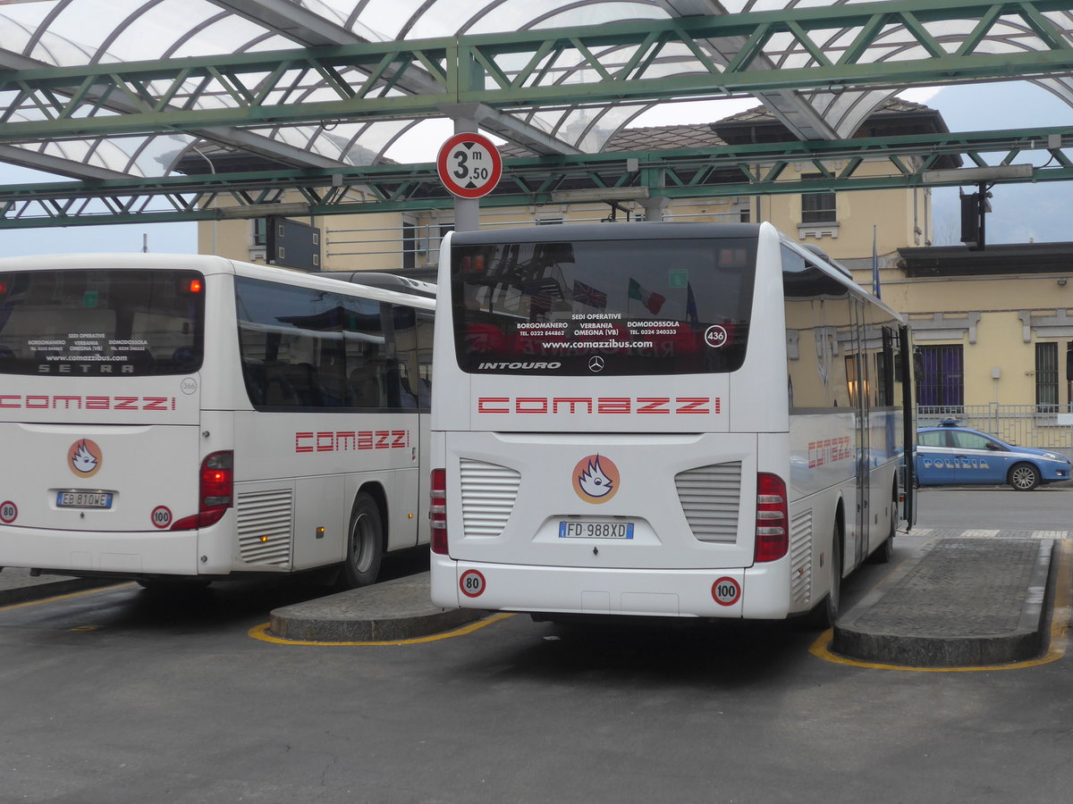 (188'818) - Comazzi, Bergomanero - Nr. 436/FD-988 XD - Mercedes am 17. Februar 2018 beim Bahnhof Domodossola