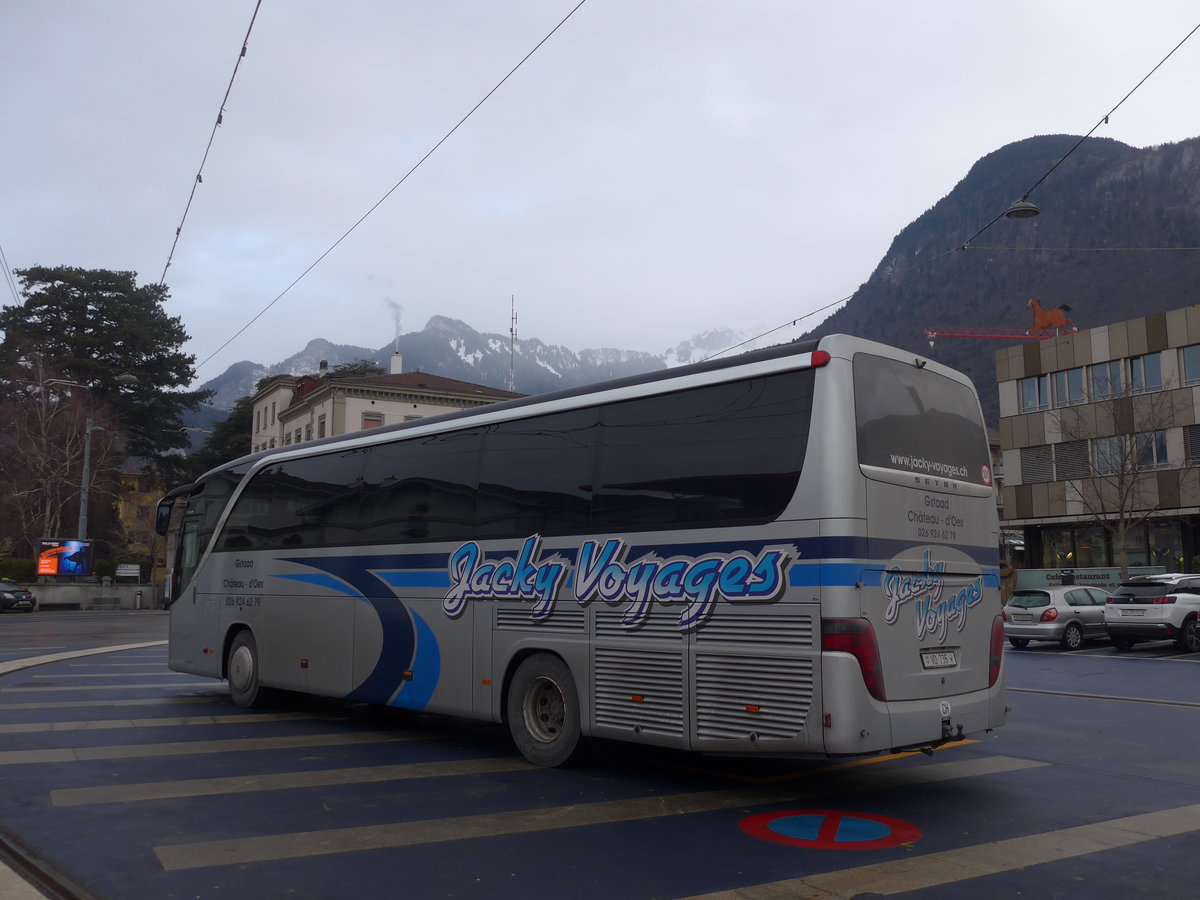 (188'977) - Jacky Voyages, Chteau-d'Oex - VD 735 - Setra am 3. Mrz 2018 beim Bahnhof Aigle