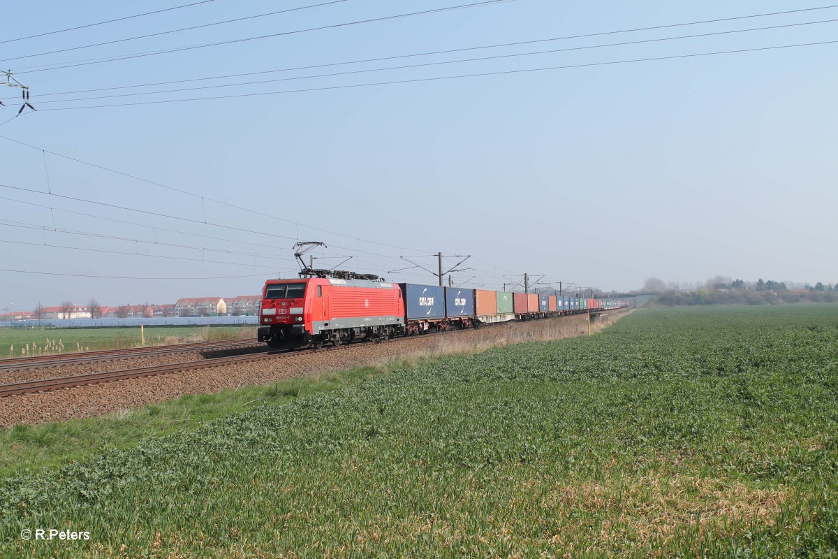 189 017-7 mit einem Containerzug aus Dresden bei Borsdorf bei Leipzig. 29.03.14