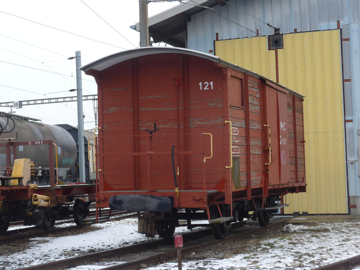 (189'029) - M-C-Gterwagen - Nr. 121 - am 3. Mrz 2018 im Bahnhof Martigny