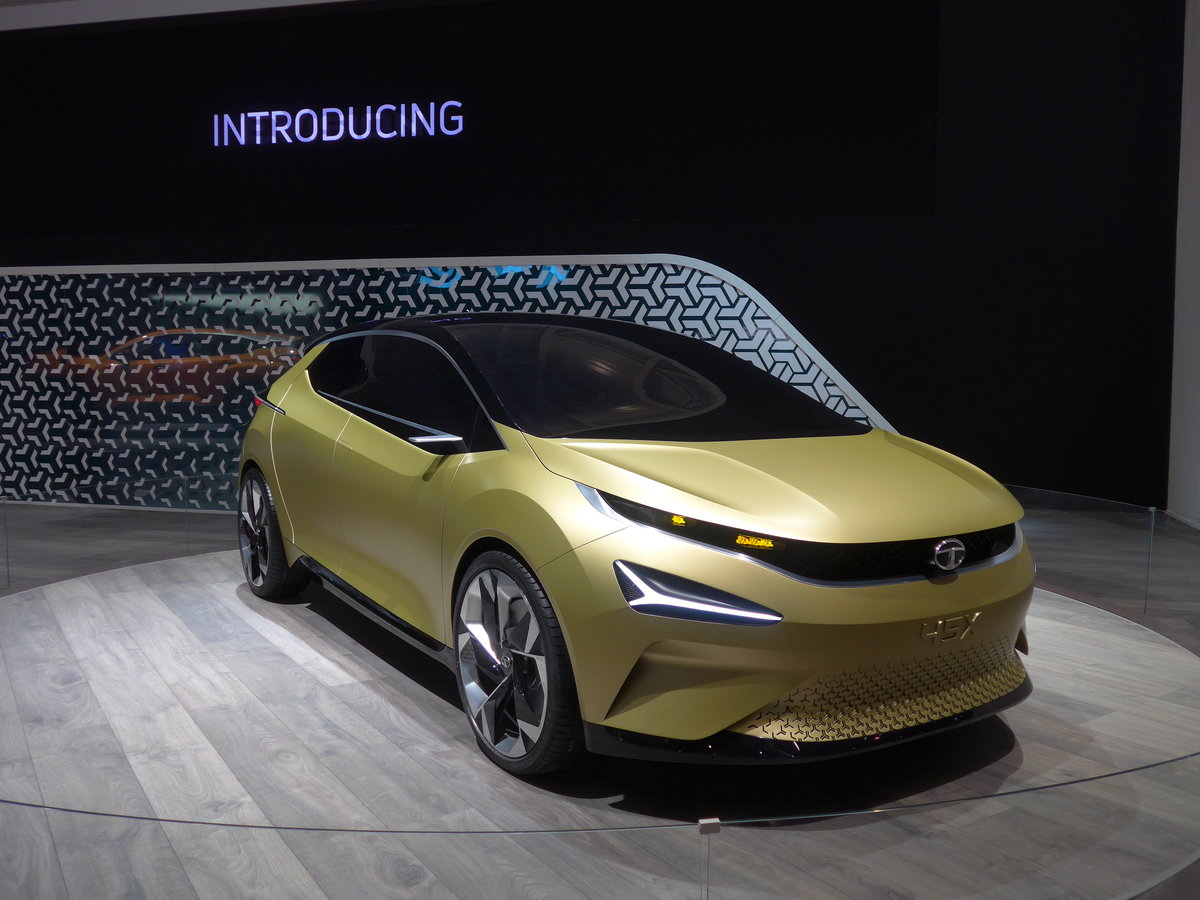 (189'255) - Tata 45X am 12. Mrz 2018 im Autosalon Genve
