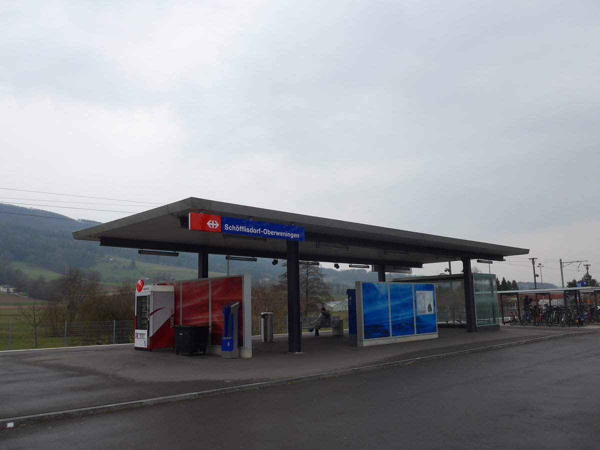 (189'682) - Der Bahnhof Schfflinsdorf-Oberweningen am 26. Mrz 2018