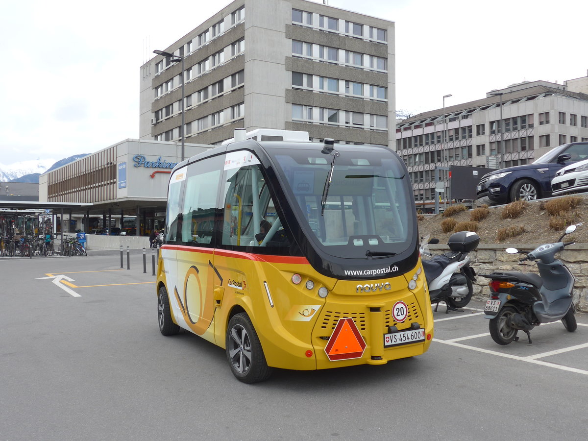 (189'764) - PostAuto Wallis - VS 454'600 - Navya am 30. Mrz 2018 beim Bahnhof Sion