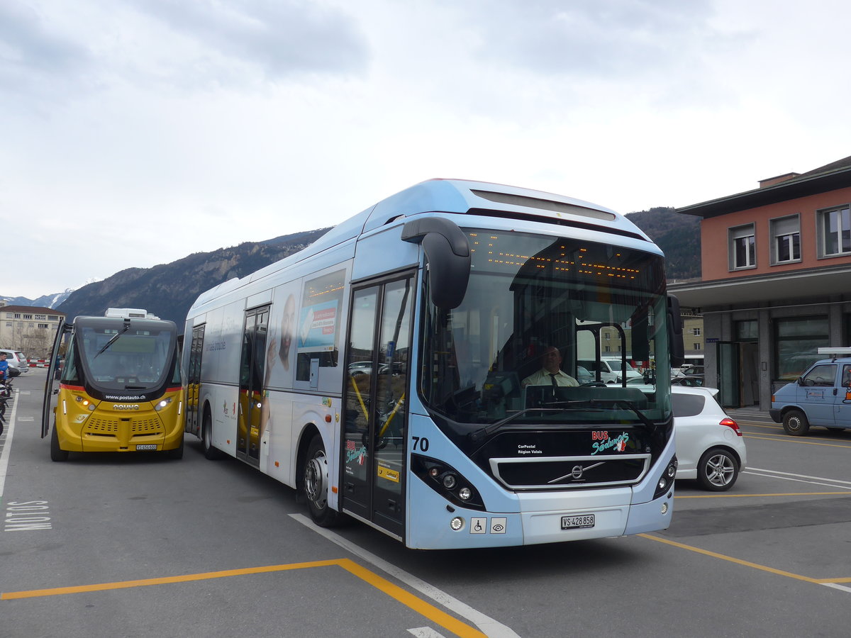 (189'765) - PostAuto Wallis - Nr. 70/VS 428'858 - Volvo am 30. Mrz 2018 beim Bahnhof Sion