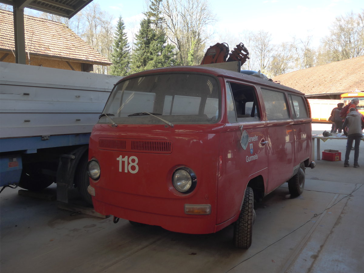 (190'028) - Feuerwehr, Gurmels - VW-Bus am 7. April 2018 in Oberburg, Ziegelgut