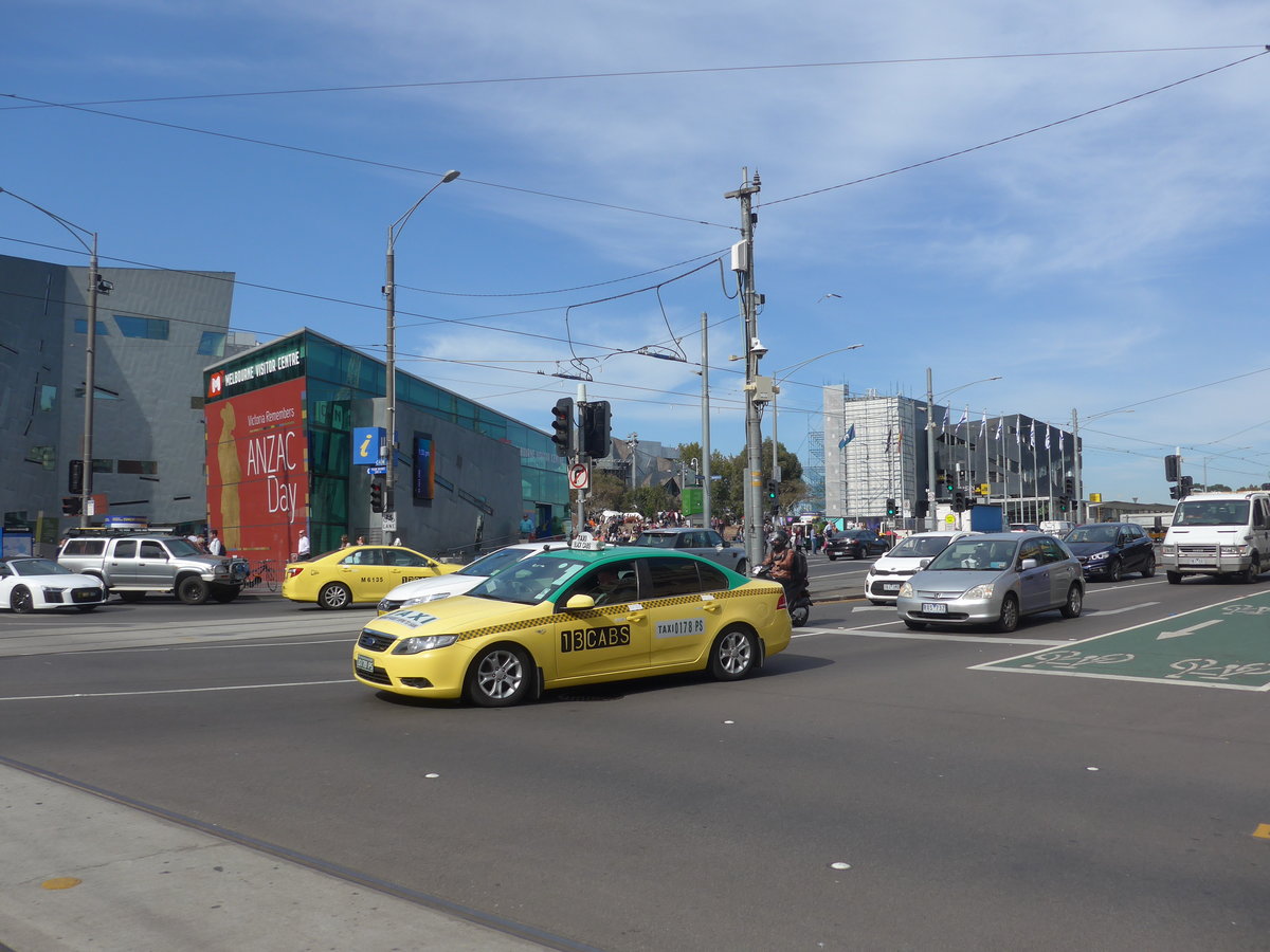 (190'398) - Typisches Melbourne-Taxi - 0178 PS - Ford am 19. April 2018 in Melbourne