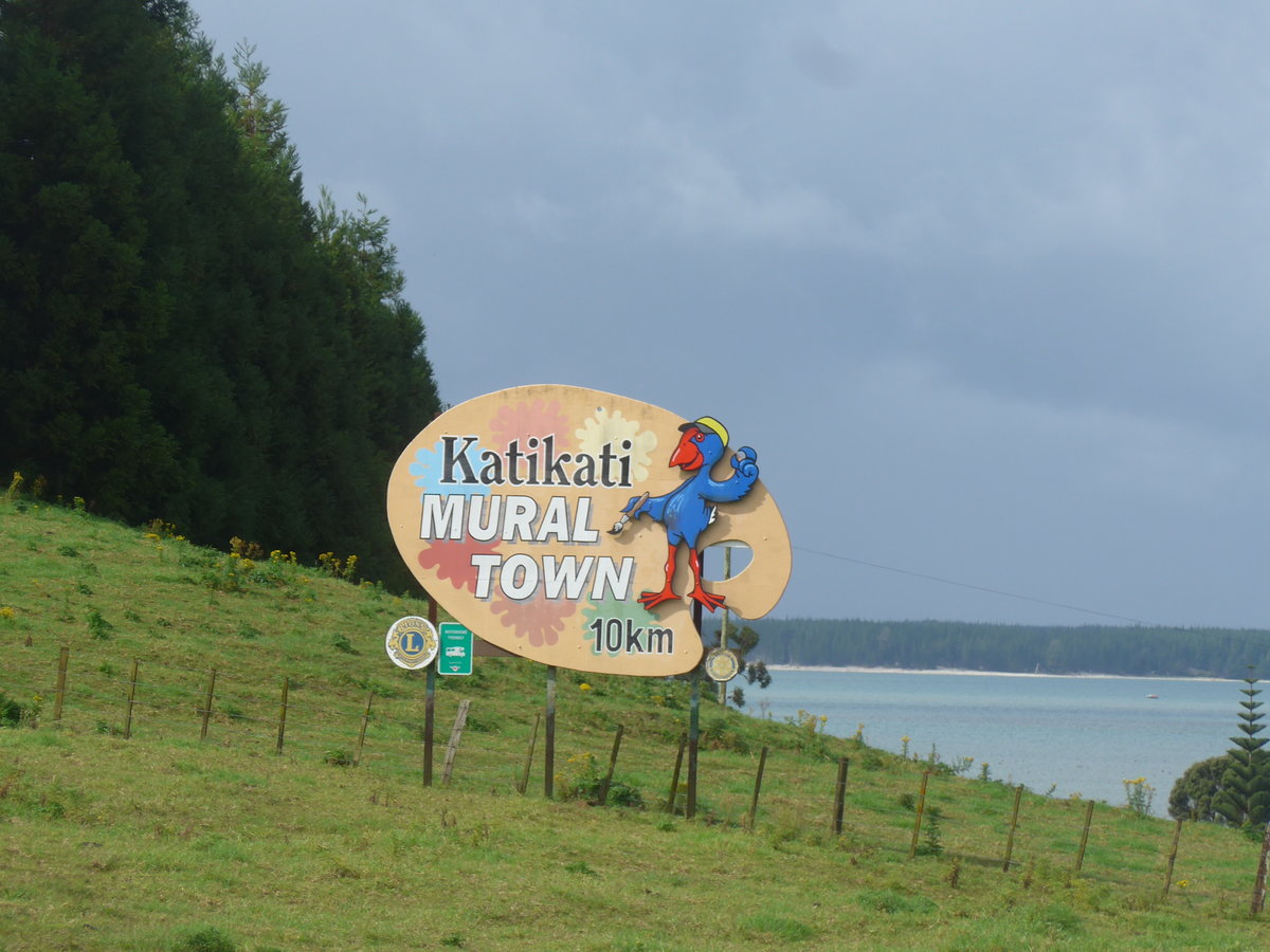 (190'634) - Hinweistafel am 21. April 2018 bei Katikati