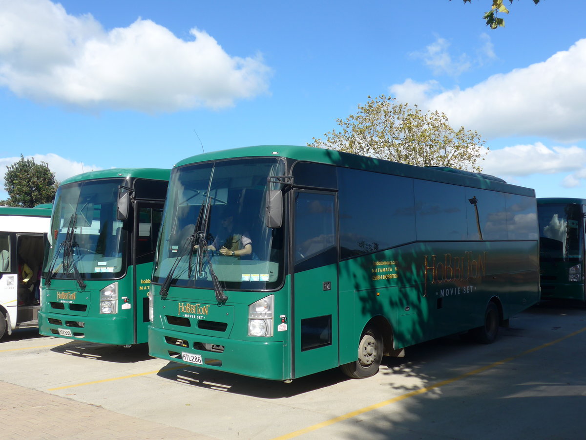 (190'852) - Hobbiton, Matamata - Nr. 5/HTL286 - Isuzu/KiwiBus am 22. April 2018 in Hinuera, Hobbiton 