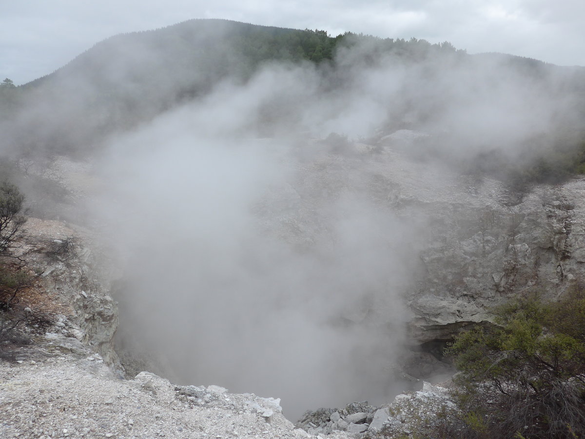 (191'043) - Im Wai-O-Tapu Thermal Wonderland am 23. April 2018 bei Rotorua