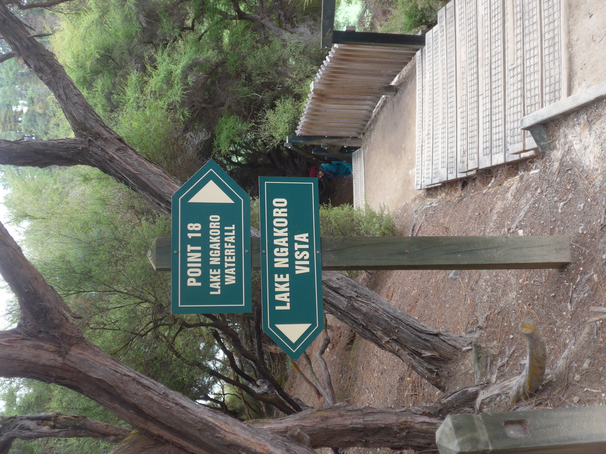 (191'152) - Wegweiser im Wai-O-Tapu Thermal Wonderland am 23. April 2018 bei Rotorua