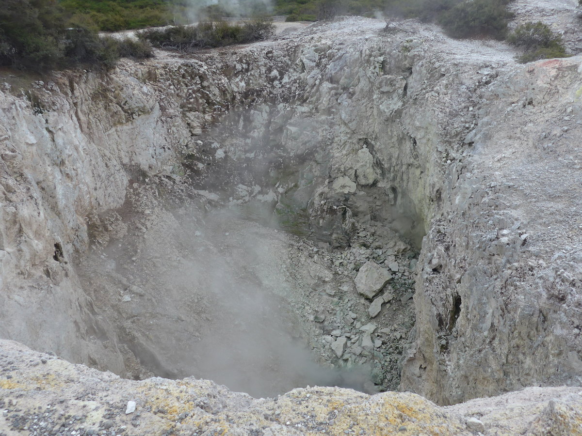 (191'186) - Im Wai-O-Tapu Thermal Wonderland am 23. April 2018 bei Rotorua