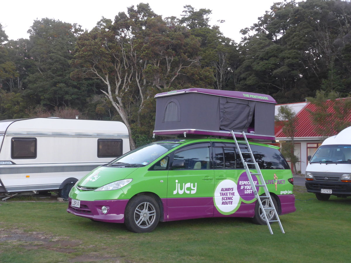(191'425) - Toyota - LBR14 - am 25. April 2018 in Ohakune, Holiday Park