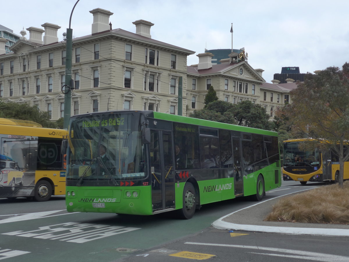 (191'667) - Mana Coach, Auckland - Nr. 127/BDZ143 - Volvo/KiwiBus am 27. April 2018 beim Bahnhof Wellington