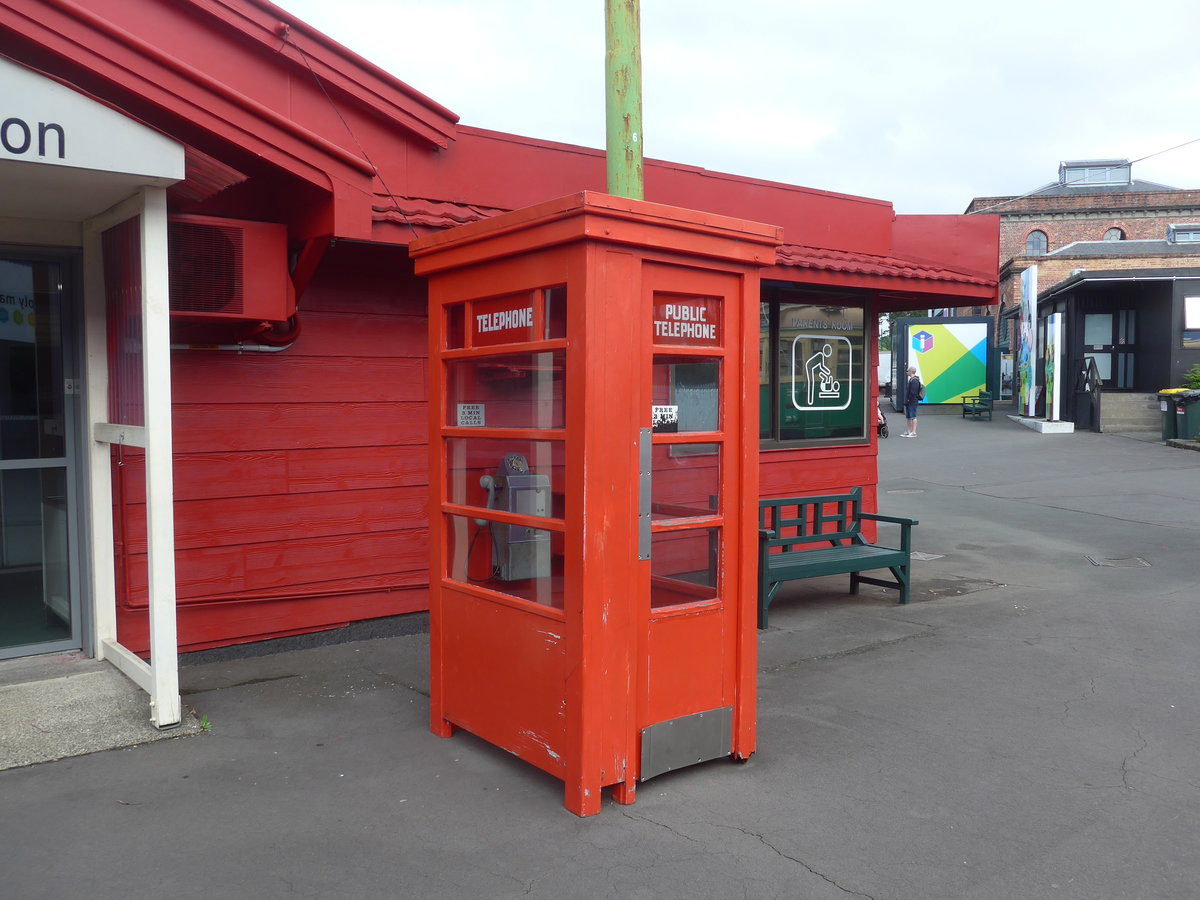 (191'957) - Telephonkabine am 30. April 2018 in Auckland, Motat