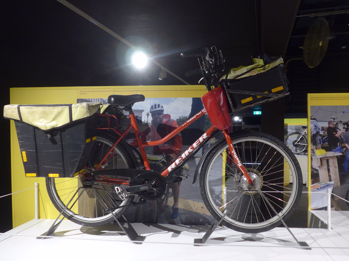 (191'962) - Neuseelands Post elektrisches Fahrrad am 30. April 2018 in Auckland, Motat