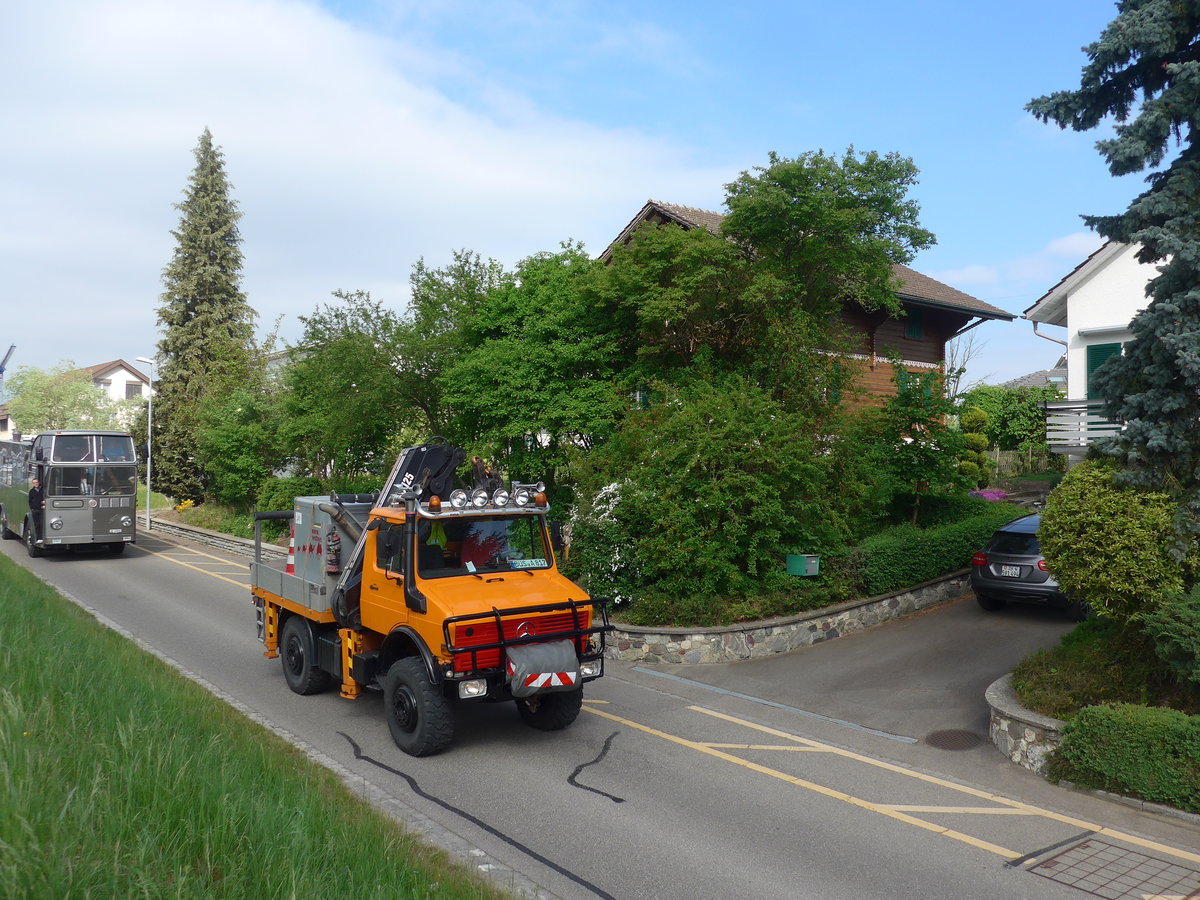 (192'506) - Mercedes - BS-A 817 - am 5. Mai 2018 in Attikon, Bahnstrasse