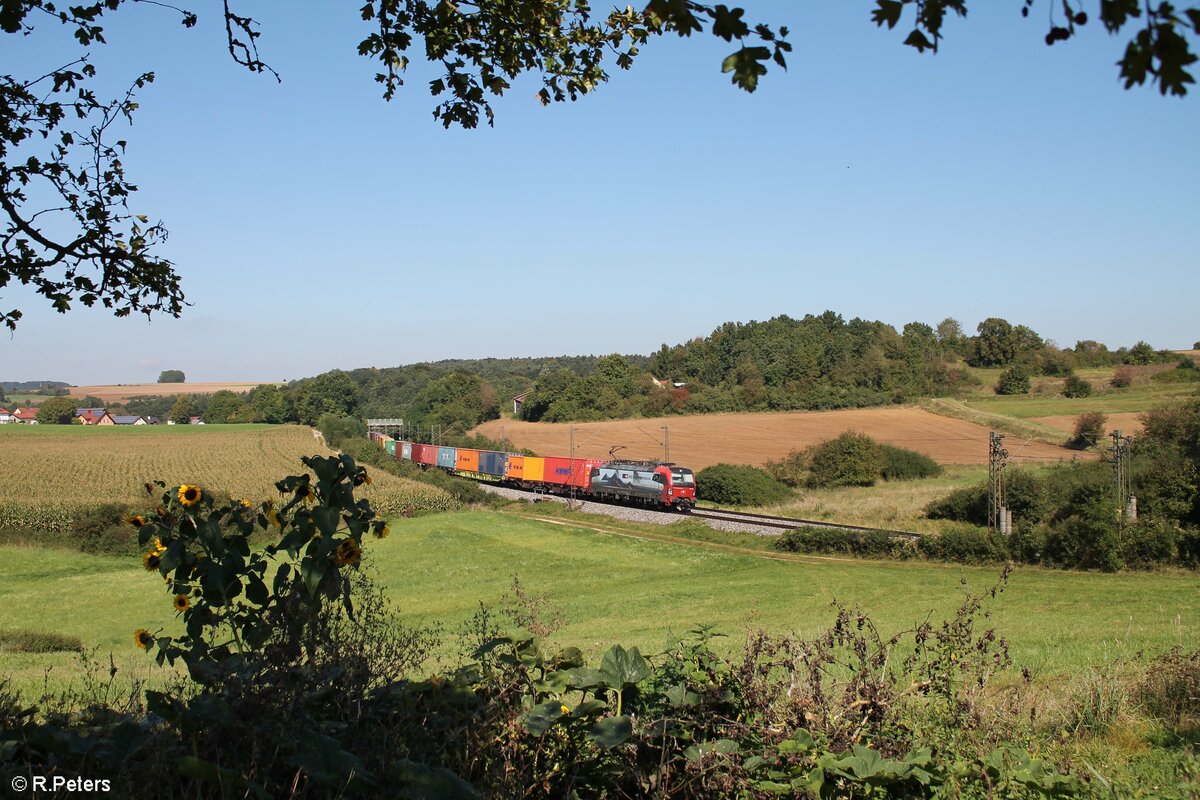 193 470  Freiburg  mit einem Containerzug in Richtung Regensburg auf der KBS880. 25.09.21