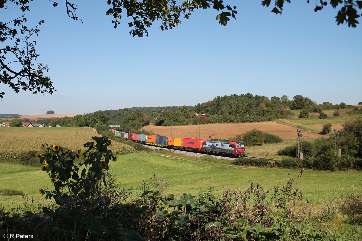 193 470  Freiburg  mit einem Containerzug in Richtung Regensburg auf der KBS880. 25.09.21