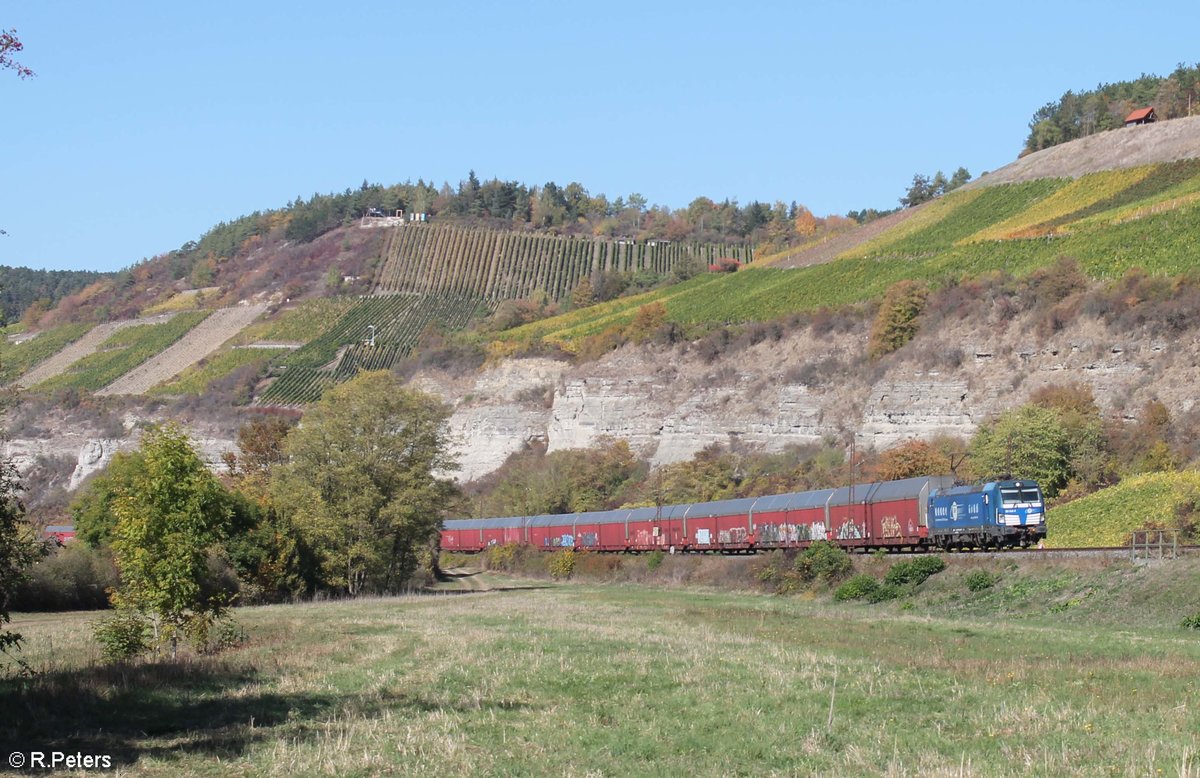 193 848-9 zieht mit dem DGS 41985 Bremerhaven Kaiserhafen - Kalsdorf VW Autozug bei Himmelstadt gen Süden. 13.10.18