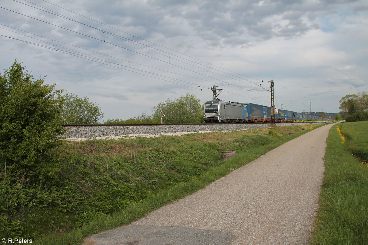 193 991 mit LKW-Walter auf nagelneue GATX T3000 bei Pölling. 28.04.24