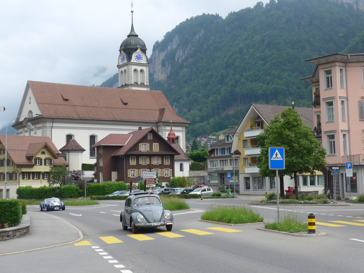 (193'062) - VW-Kfer - NW 5298 - am 20. Mai 2018 in Wolfenschiessen, Hauptstrasse