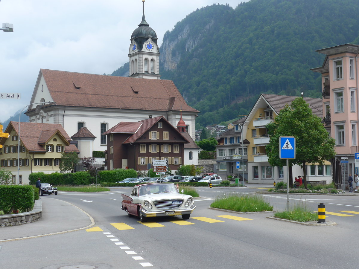 (193'078) - Chrysler - SZ 90'129 U - am 20. Mai 2018 in Wolfenschiessen, Hauptstrasse