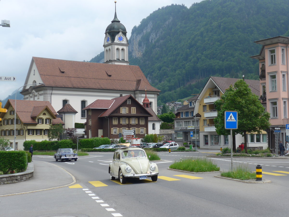 (193'081) - VW-Kfer - LU 130'760 - am 20. Mai 2018 in Wolfenschiessen, Hauptstrasse