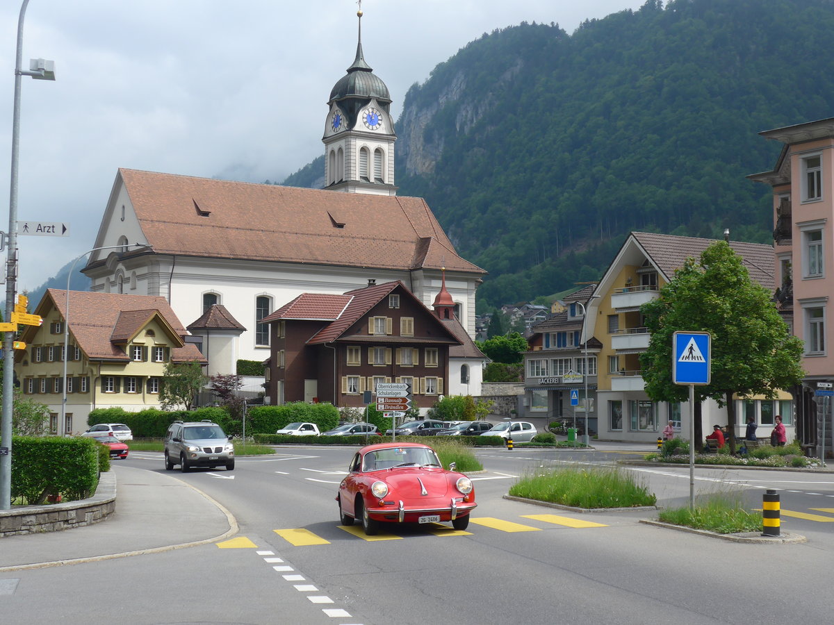 (193'097) - Porsche - ZG 2406 - am 20. Mai 2018 in Wolfenschiessen, Hauptstrasse