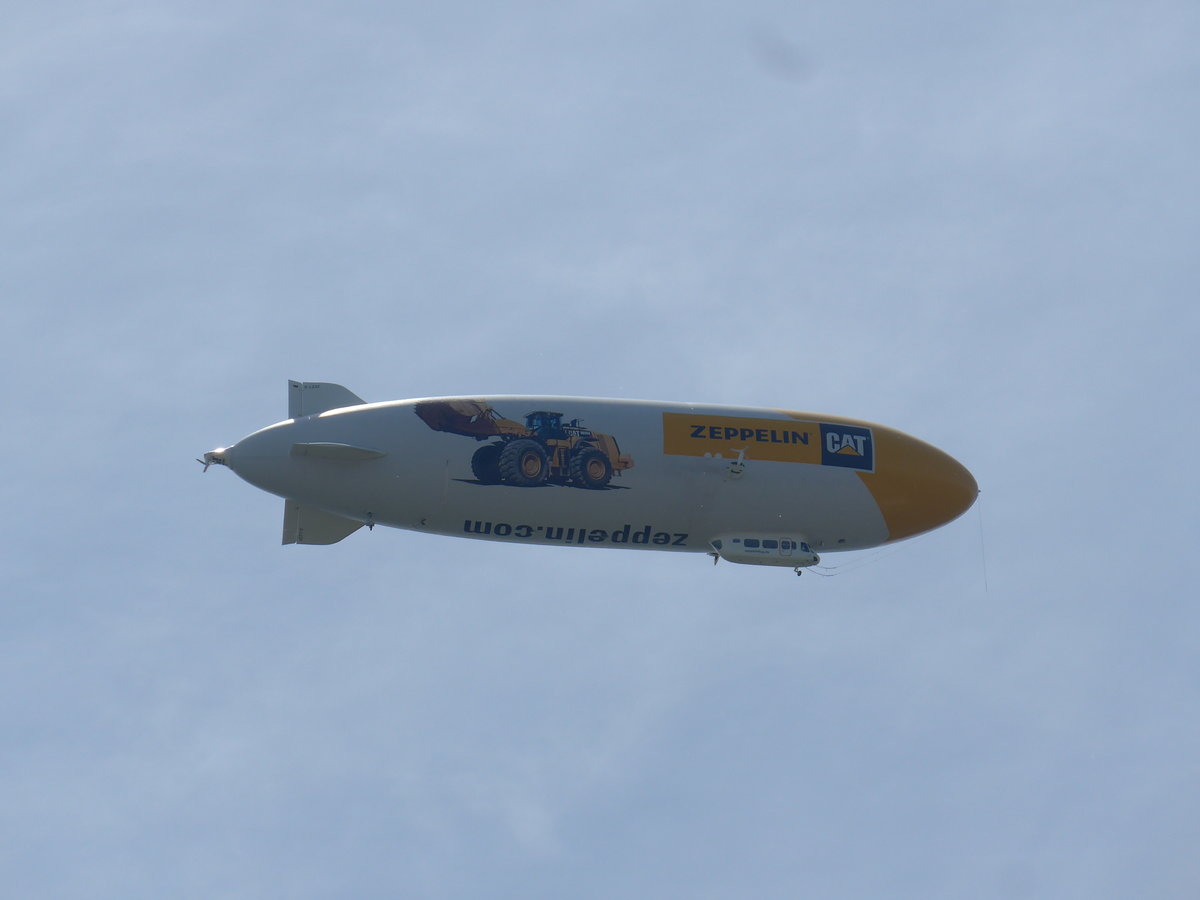 (193'527) - Ein Zeppelin ber Friedrichshafen am 26. Mai 2018