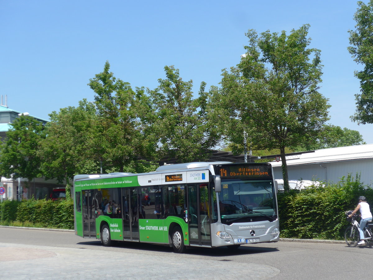 (193'559) - SVF Friedrichshafen - FN-SV 2522 - Mercedes am 26. Mai 2018 beim Hafenbahnhof Friedrichshafen