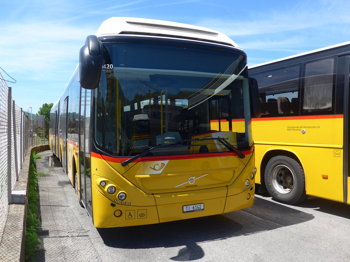 (193'837) - Autopostale, Mendrisio - TI 6142 - Volvo am 9. Juni 2018 in Mendrisio, Garage