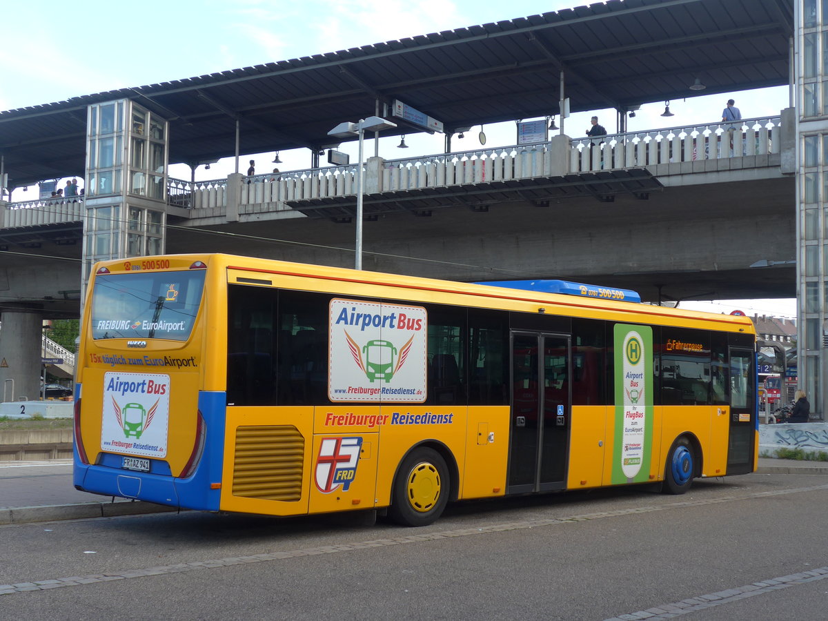 (194'111) - Freiburger-Reisedienst, Freiburg - FR-AZ 941 - Iveco am 18. Juni 2018 beim Bahnhof Freiburg