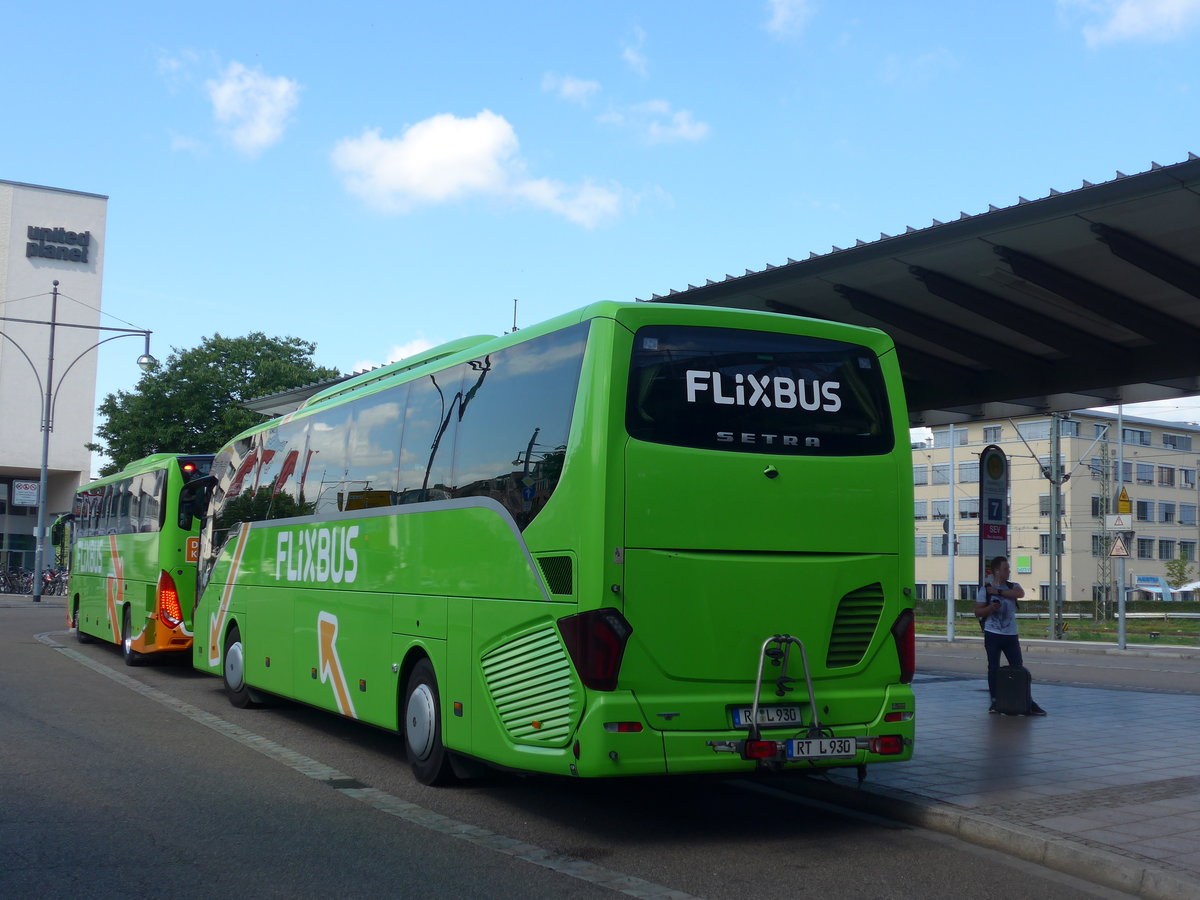 (194'159) - Lutz, Reutlingen - RT-L 930 - Setra am 18. Juni 2018 beim Bahnhof Freiburg