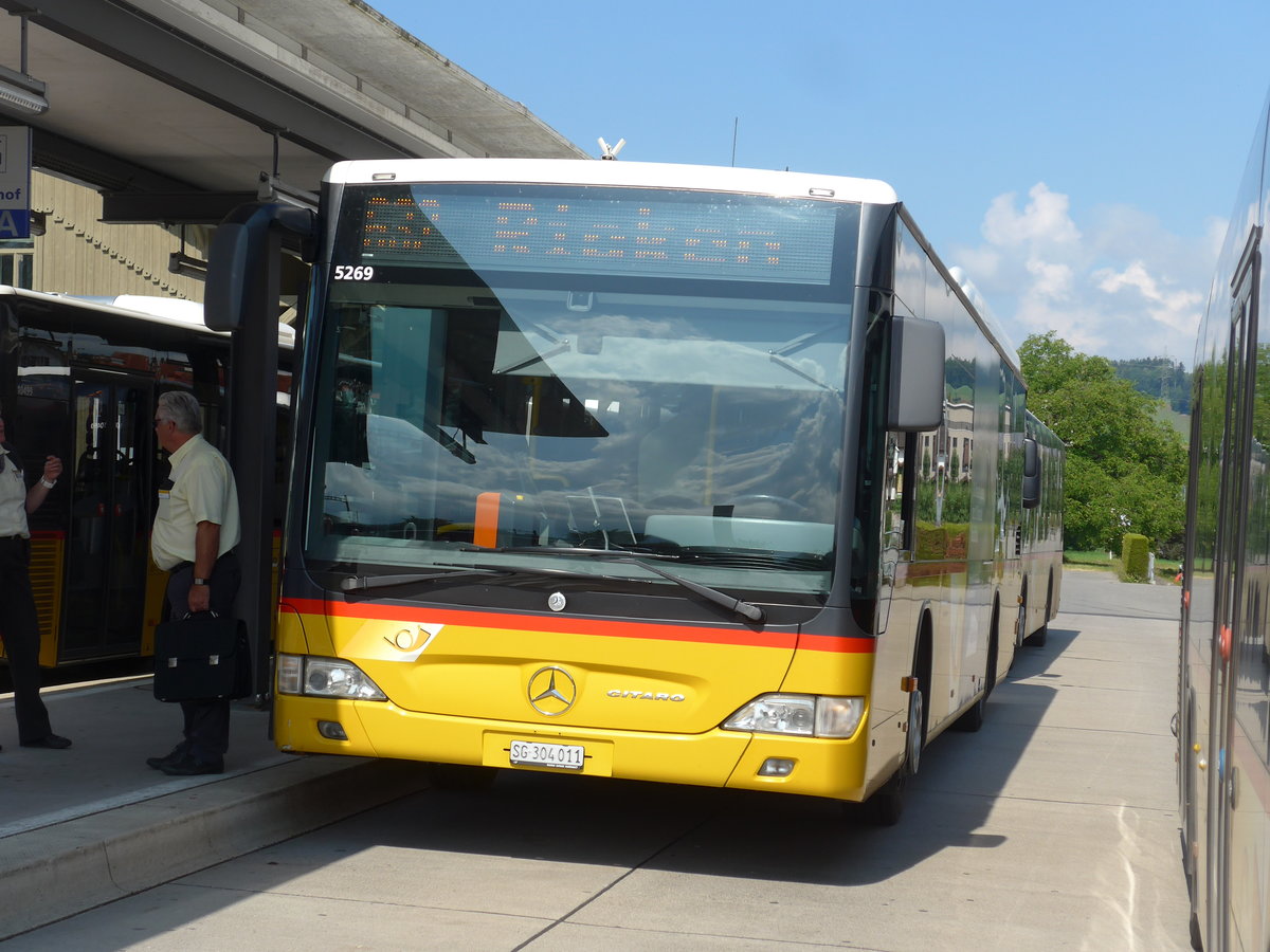 (194'542) - PostAuto Ostschweiz - SG 304'011 - Mercedes am 7. Juli 2018 beim Bahnhof Uznach