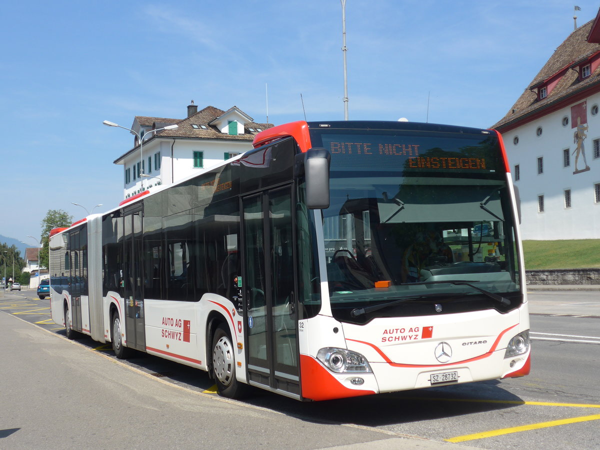 (195'419) - AAGS Schwyz - Nr. 32/SZ 28'732 - Mercedes am 1. August 2018 in Schwyz, Post