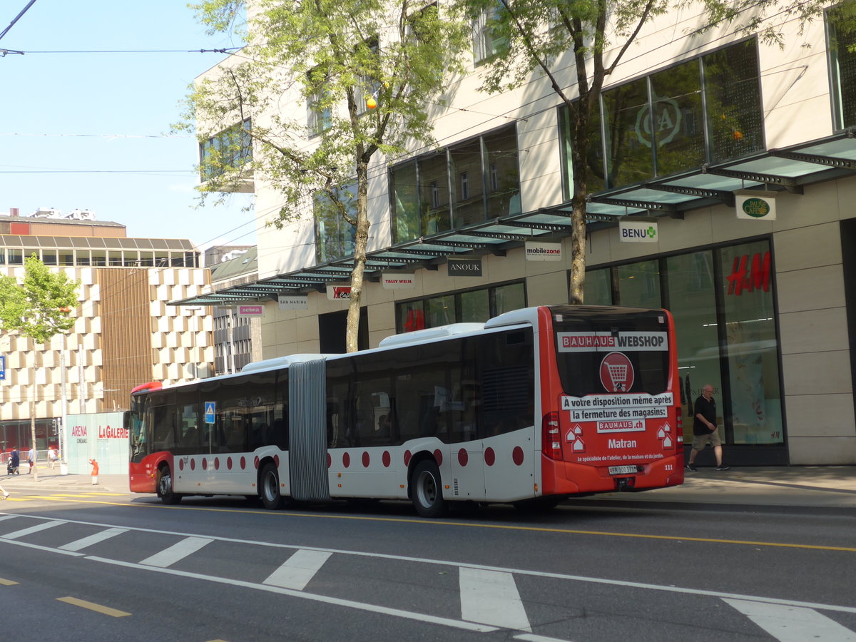 (195'647) - TPF Fribourg - Nr. 111/FR 300'371 - Mercedes am 5. August 2018 beim Bahnhof Fribourg