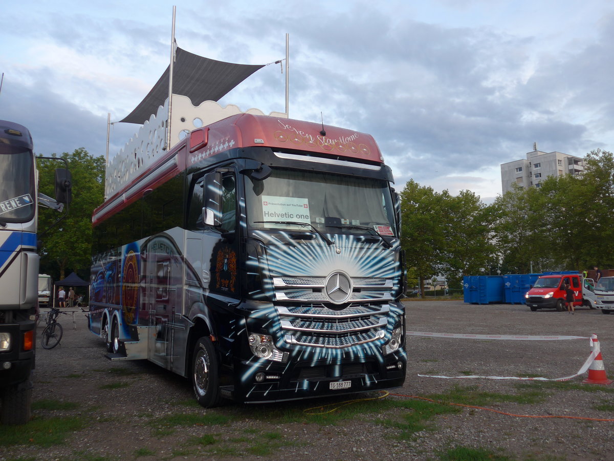 (195'933) - Helvetic one - TG 188'777 - Mercedes am 17. August 2018 in Wettingen, Zirkuswiese