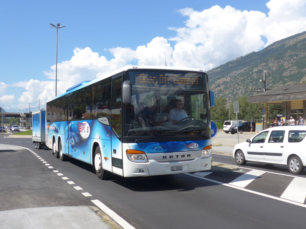 (196'068) - LLB Susten - Nr. 1/VS 38'001 - Setra am 19. August 2018 beim Bahnhof Gampel-Steg