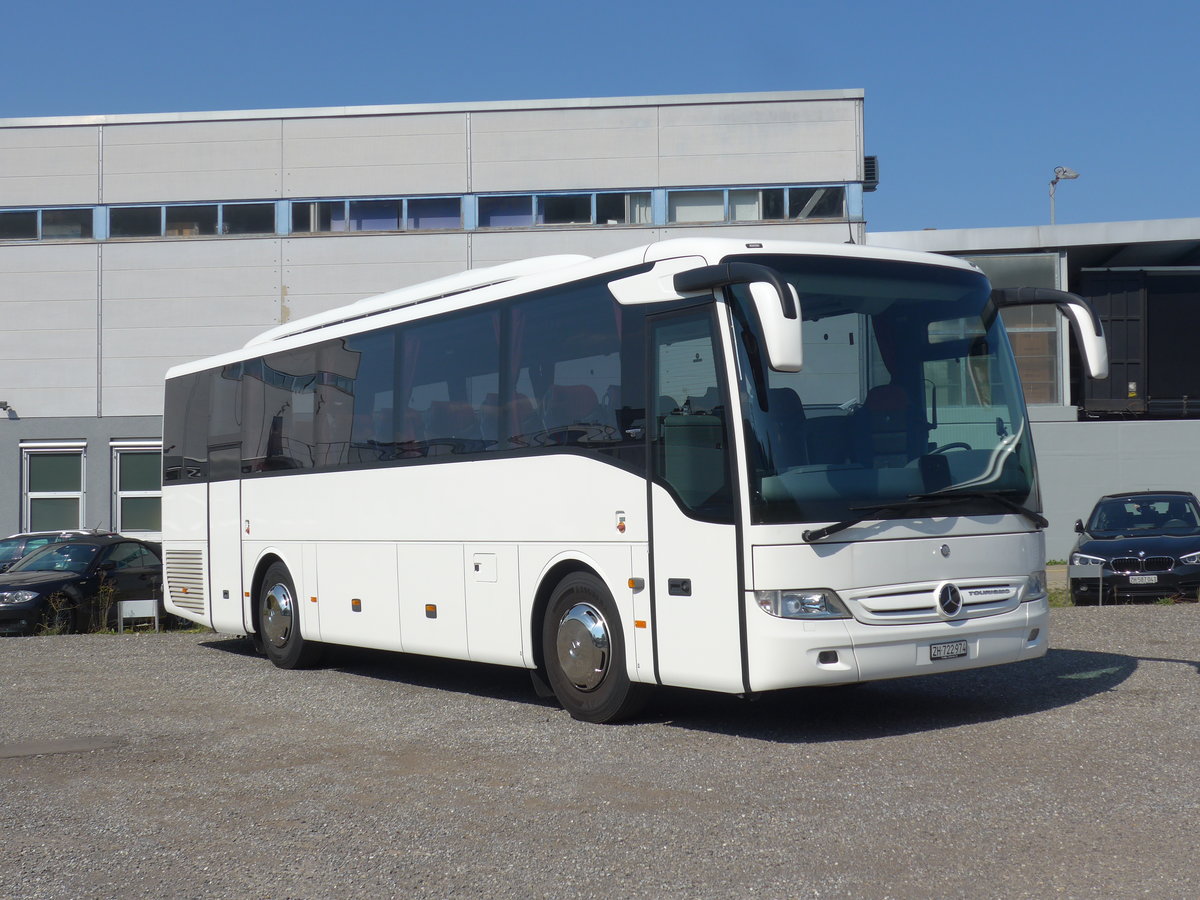 (196'166) - EvoBus, Kloten - ZH 722'974 - Mercedes am 20. August 2018 in Kloten, EvoBus