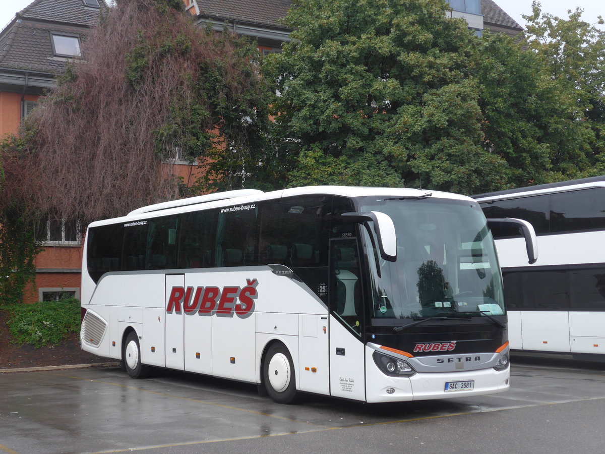 (196'247) - Aus Tschechien: Rubes, Risuty - 6AC 3581 - Setra am 1. September 2018 in Zrich, Sihlquai