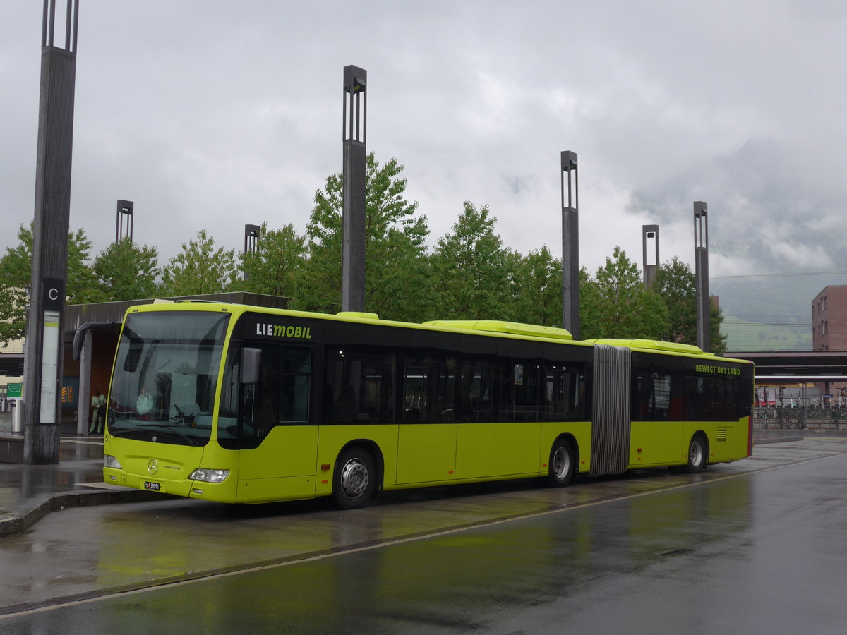 (196'263) - Aus Liechtenstein: LBA Vaduz - Nr. 51/FL 39'851 - Mercedes am 1. September 2018 beim Bahnhof Sargans