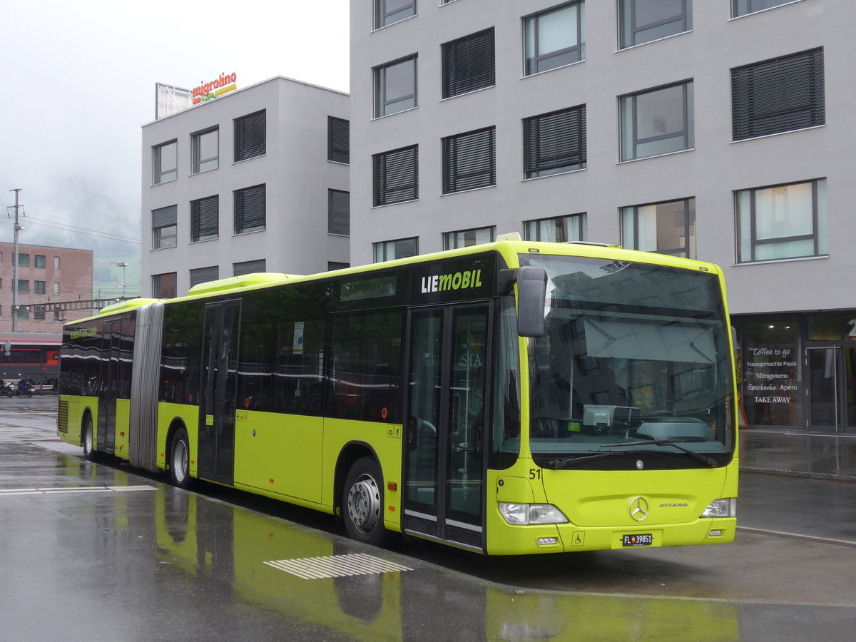 (196'264) - Aus Liechtenstein: LBA Vaduz - Nr. 51/FL 39'851 - Mercedes am 1. September 2018 beim Bahnhof Sargans