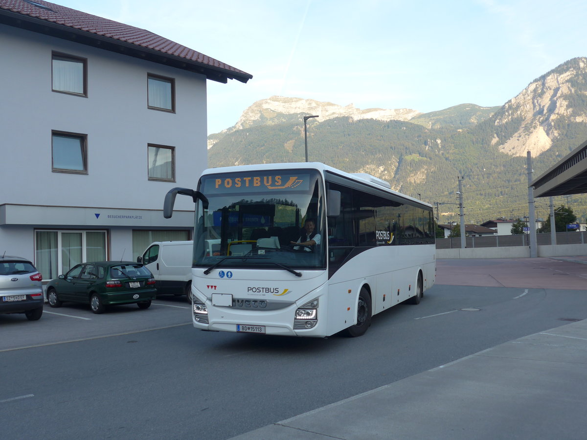 (196'731) - PostBus - BD 15'113 - Iveco am 11. September 2018 beim Bahnhof Brixlegg