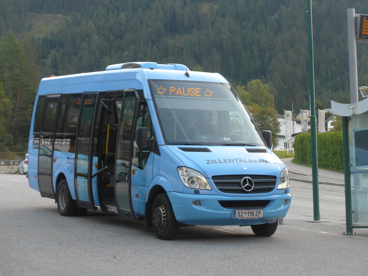 (196'735) - ZVB Jenbach - SZ 119 ZP - Mercedes am 11. September 2018 in Maurach, Mittelschule