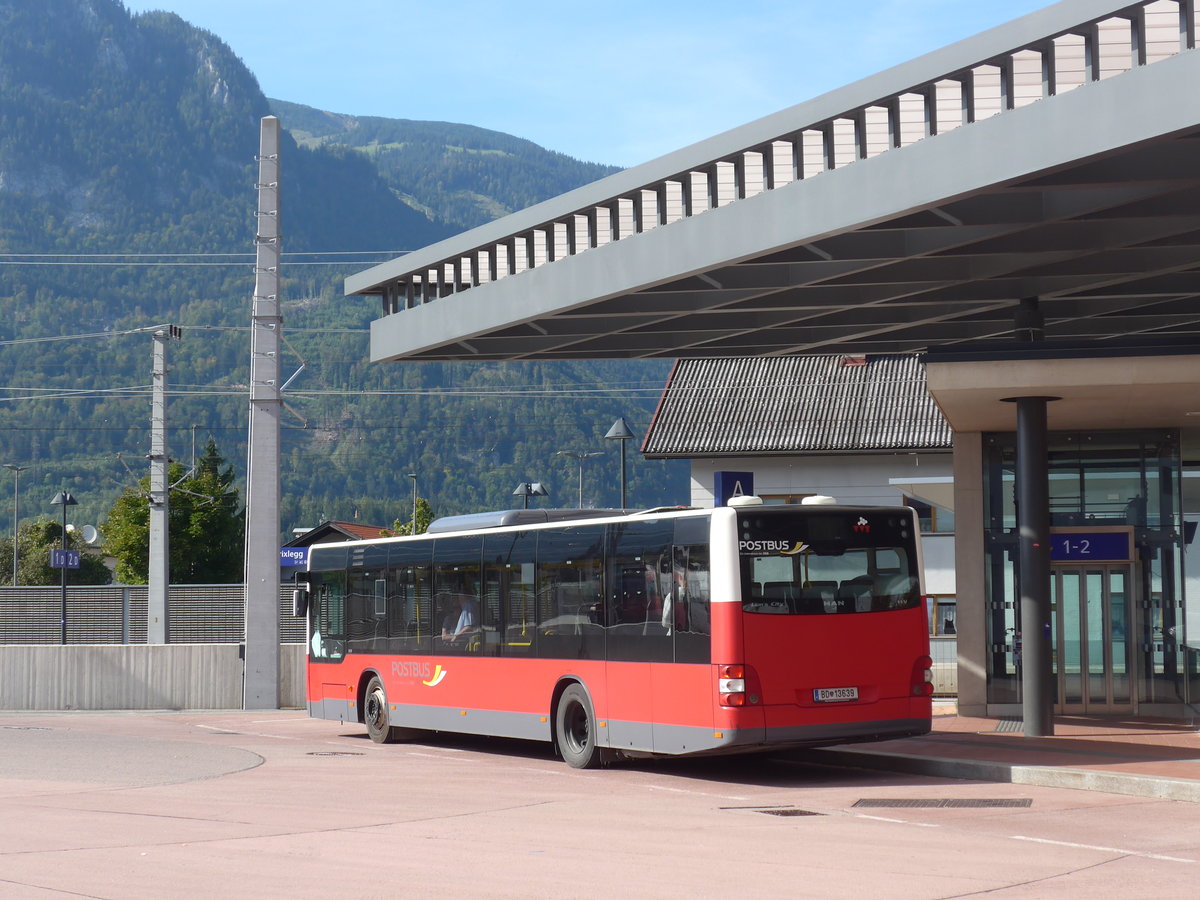 (196'825) - PostBus - BD 13'639 - MAN am 11. September 2018 beim Bahnhof Brixlegg