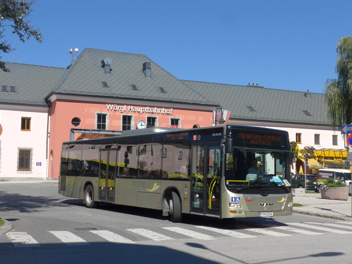 (196'948) - PostBus - PT 12'539 - MAN am 12. September 2018 beim Bahnhof Wrgl